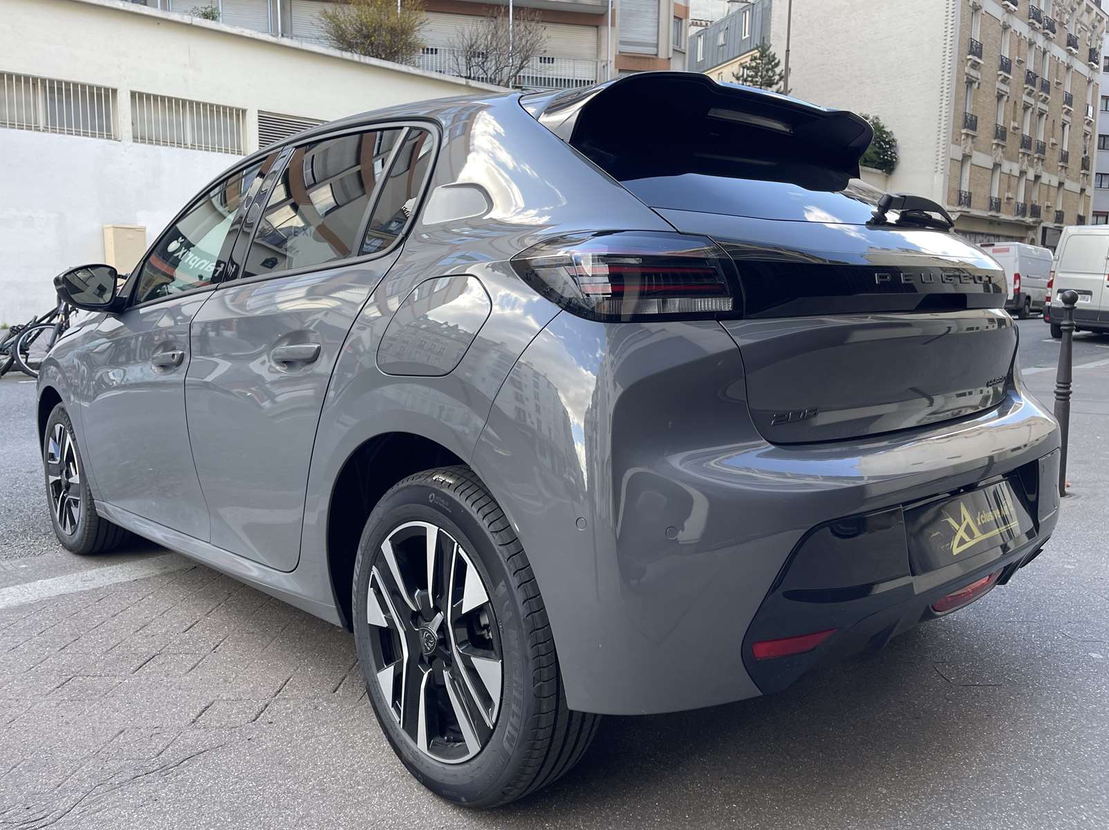 PEUGEOT 208 II ALLURE Hybrid e-DSC6 110ch GRIS SELENUIM 1ère main 4