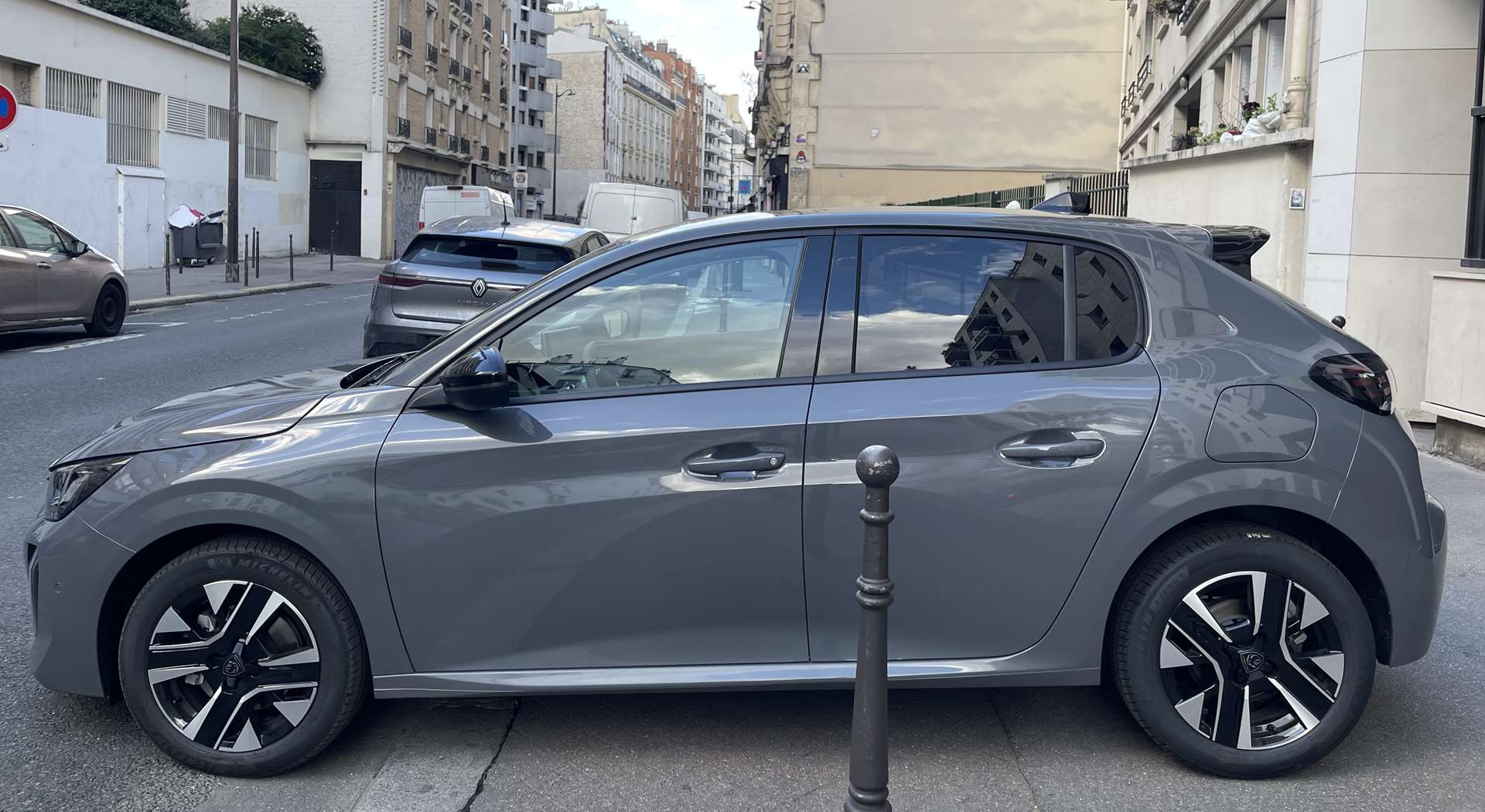 PEUGEOT 208 II ALLURE Hybrid e-DSC6 110ch GRIS SELENUIM 1ère main 5