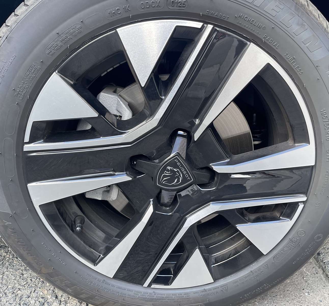 PEUGEOT 208 II ALLURE Hybrid e-DSC6 110ch GRIS SELENUIM 1ère main 26