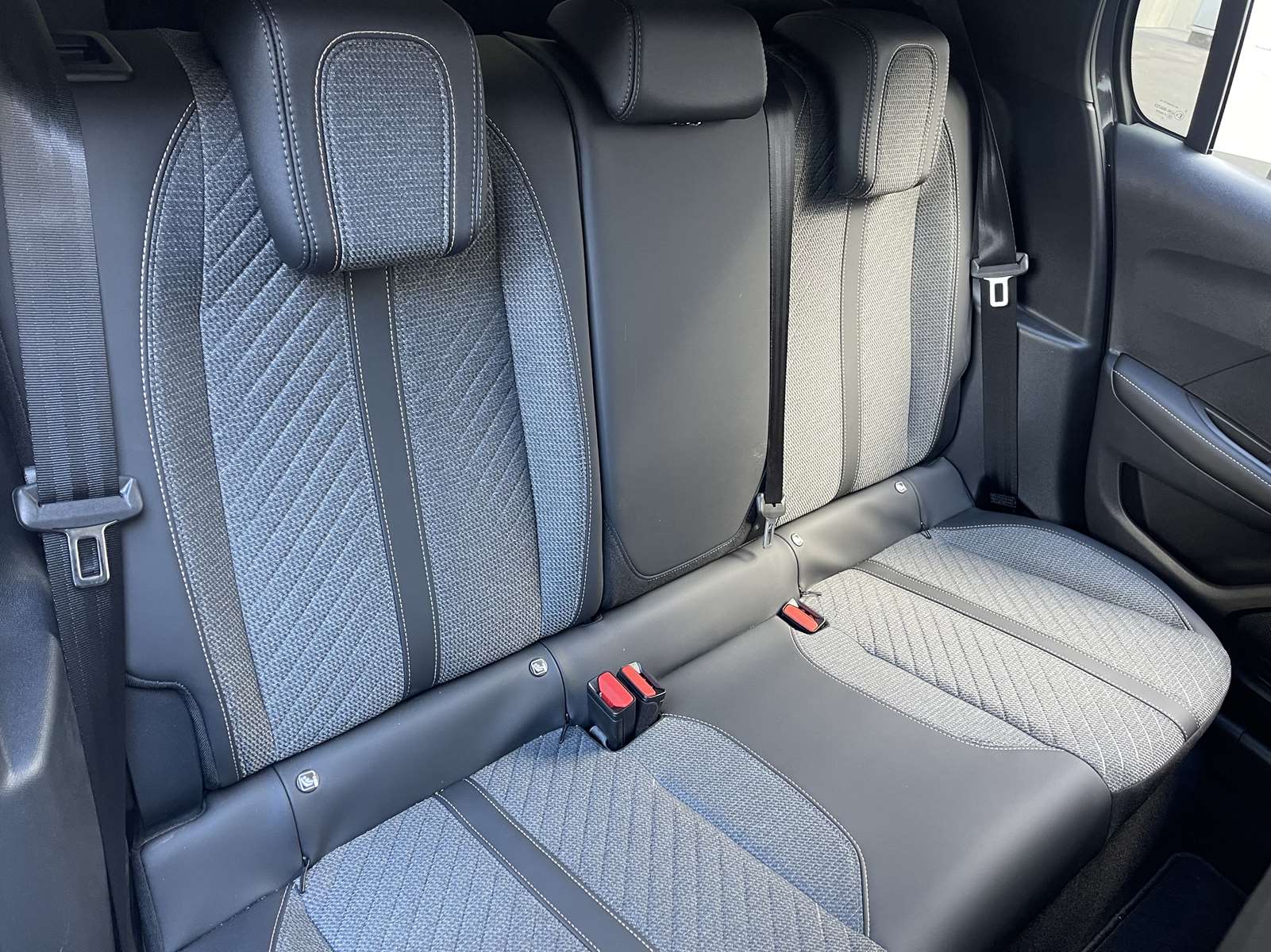 PEUGEOT 208 II ALLURE Hybrid e-DSC6 110ch GRIS SELENUIM 1ère main 10