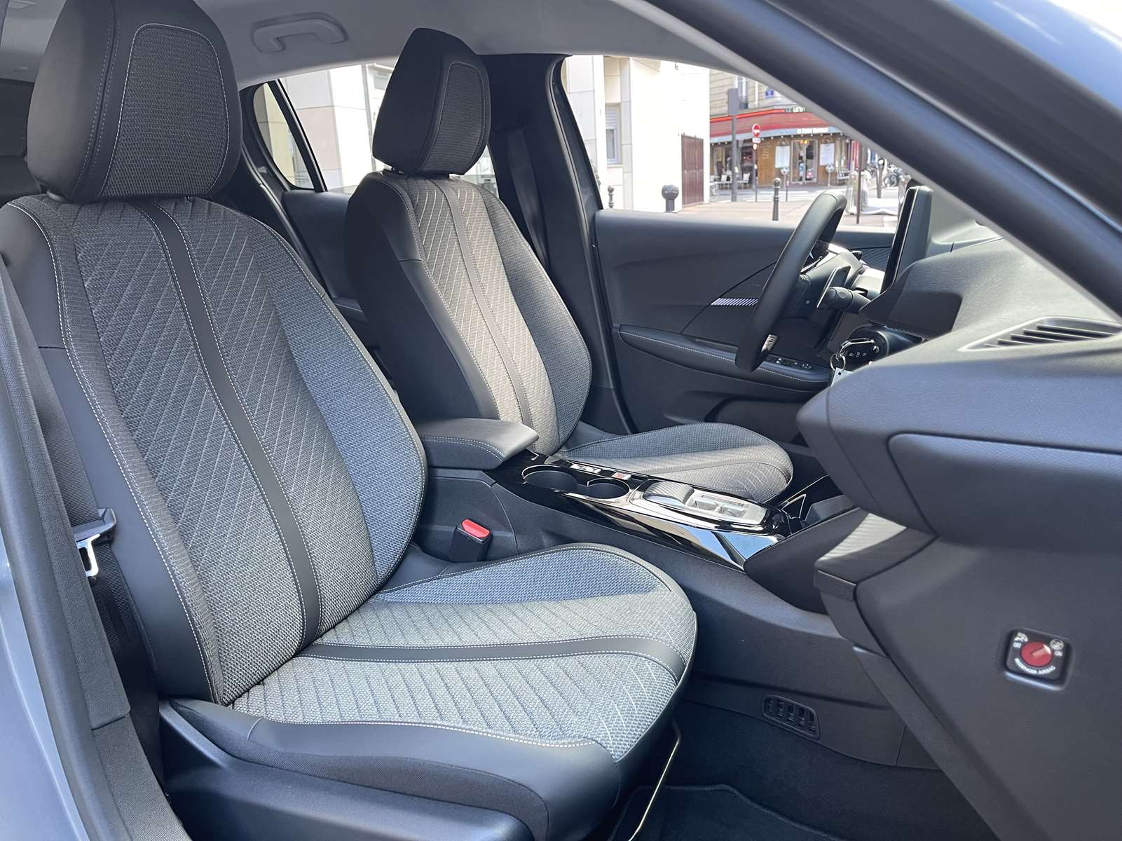 PEUGEOT 208 II ALLURE Hybrid e-DSC6 110ch GRIS SELENUIM 1ère main 11