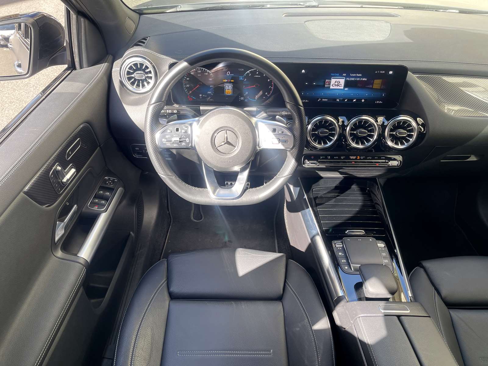 MERCEDES GLA II 200 AMG LINE 7G-DCT 14