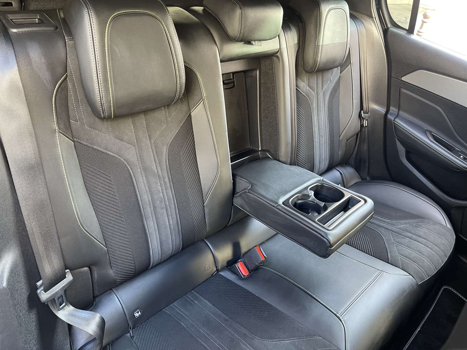 Peugeot 308 1.2 PureTech 130ch S&S GT EAT8 10