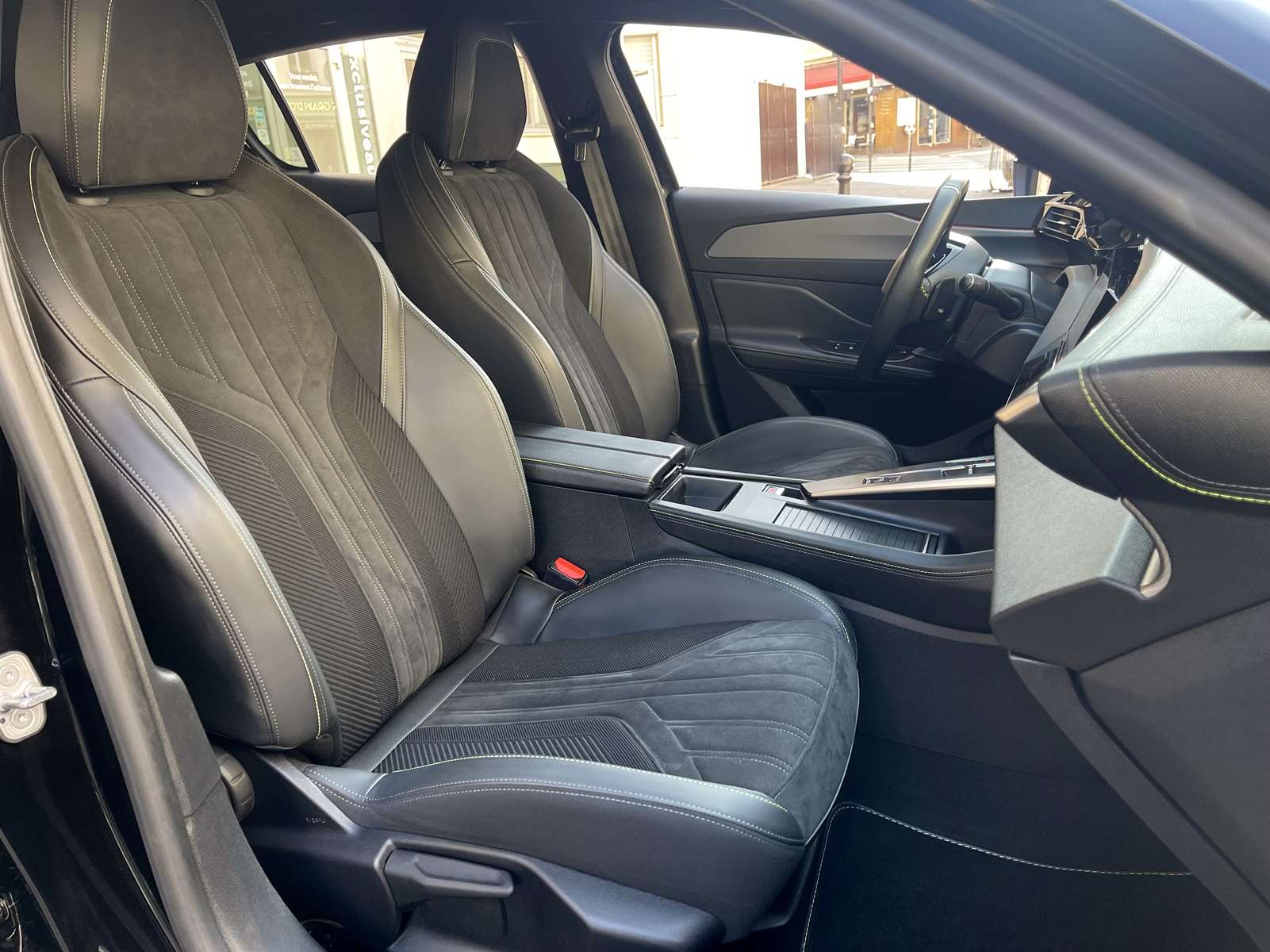 Peugeot 308 1.2 PureTech 130ch S&S GT EAT8 11