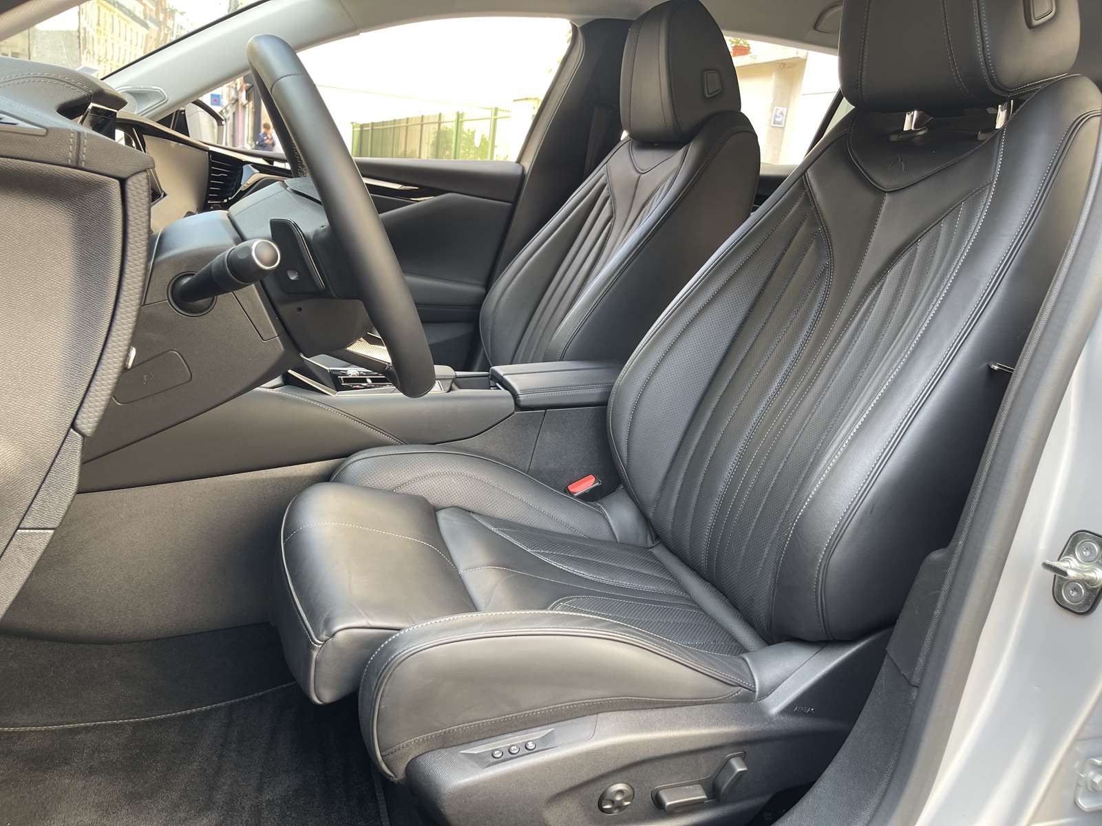 DS DS 4 II 1.6 HYBRIDE E-TENSE 225 RIVOLI 1ère main 8