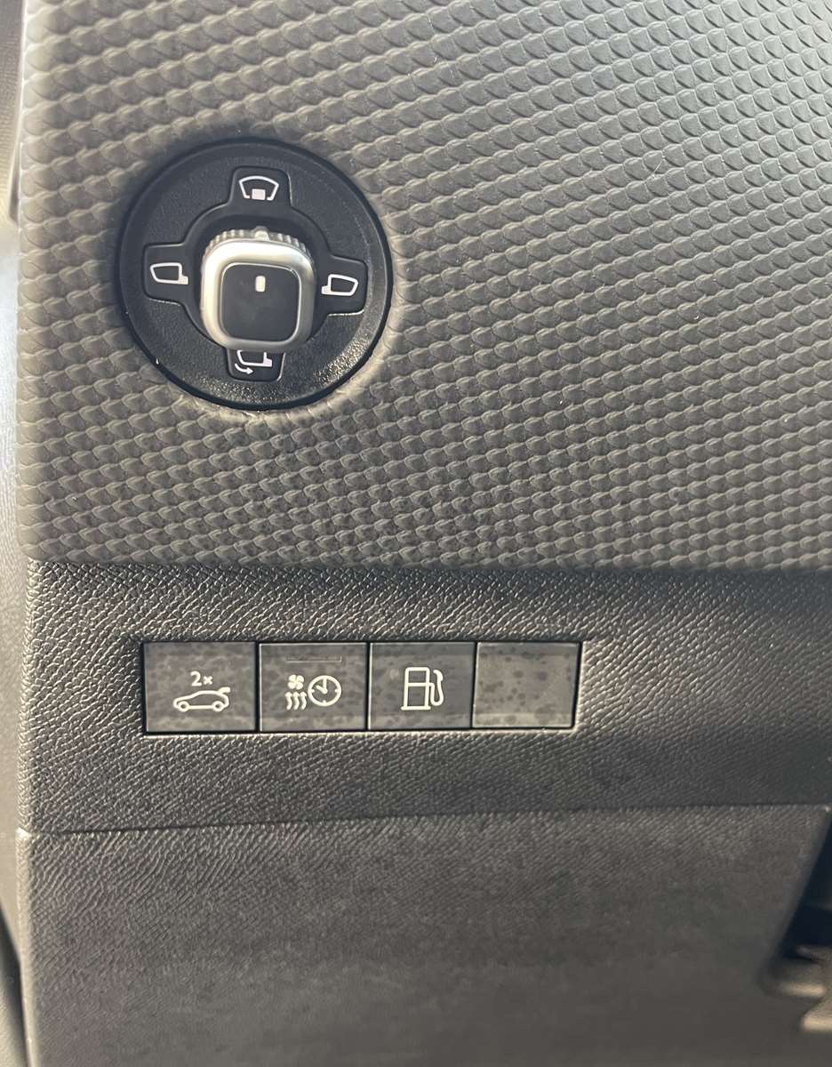 DS DS 4 II 1.6 HYBRIDE E-TENSE 225 RIVOLI 1ère main 17