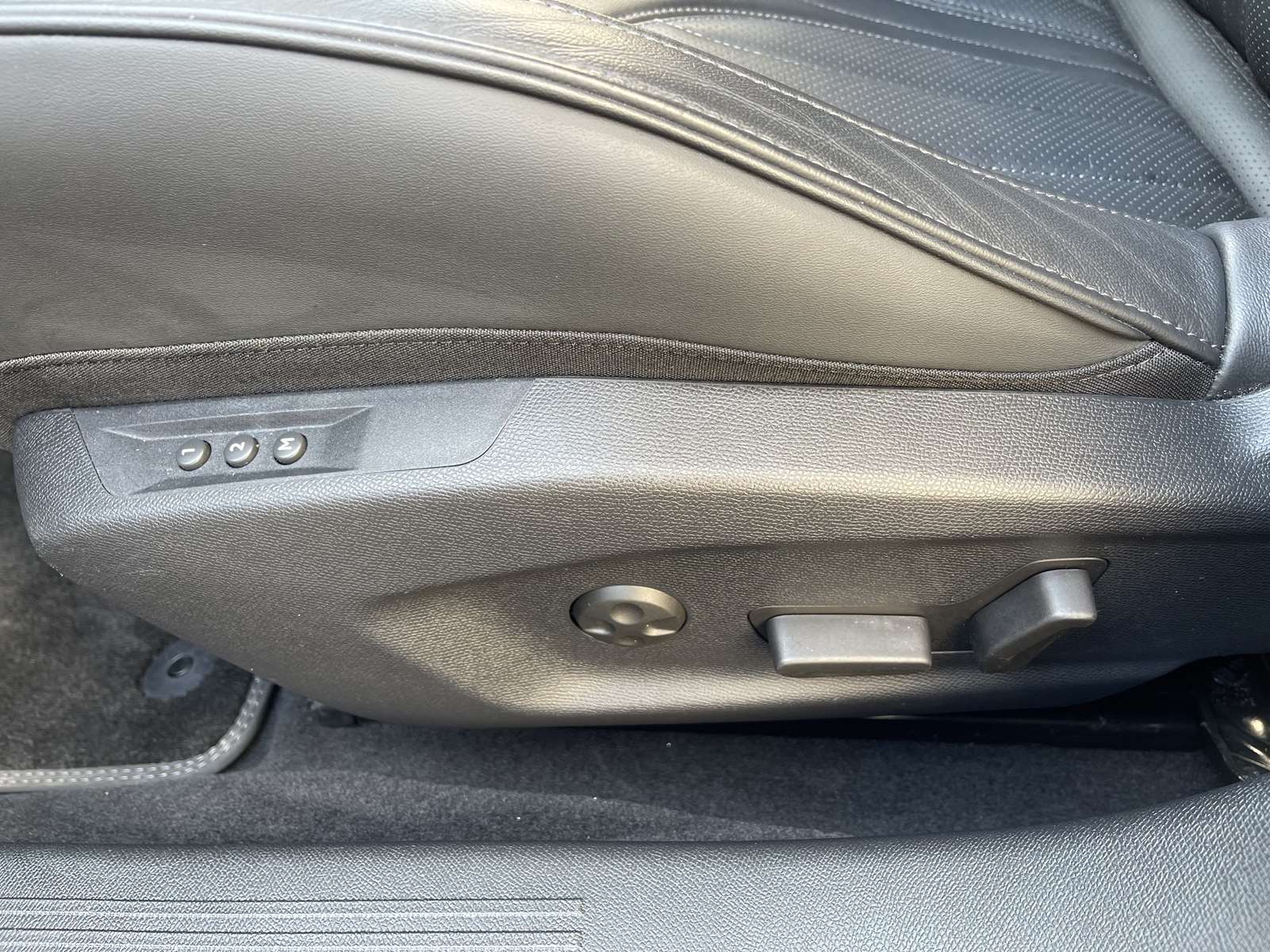 DS DS 4 II 1.6 HYBRIDE E-TENSE 225 RIVOLI 1ère main 18