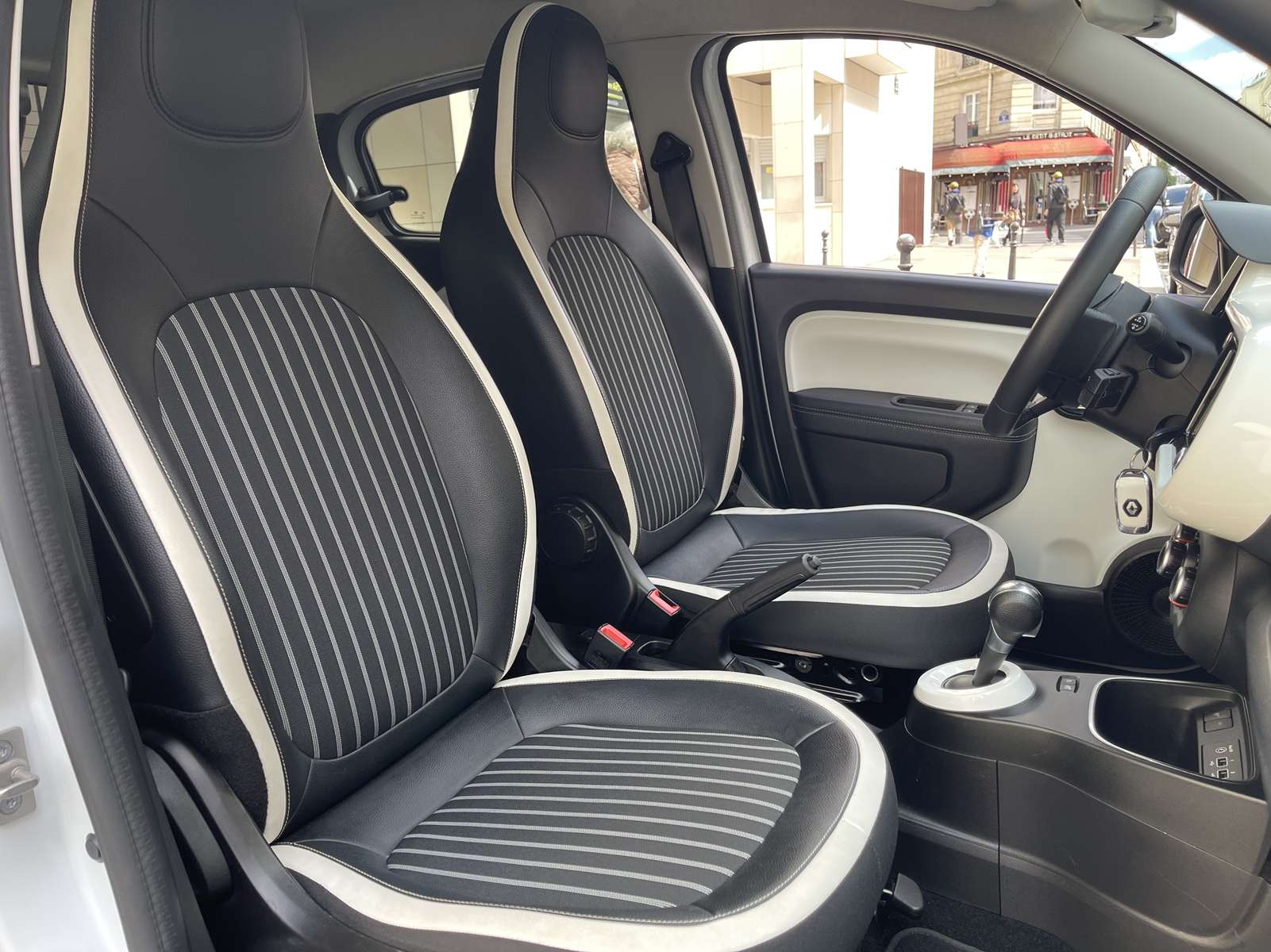 RENAULT TWINGO III (2) 0.9 TCE 95 INTENS EDC 11