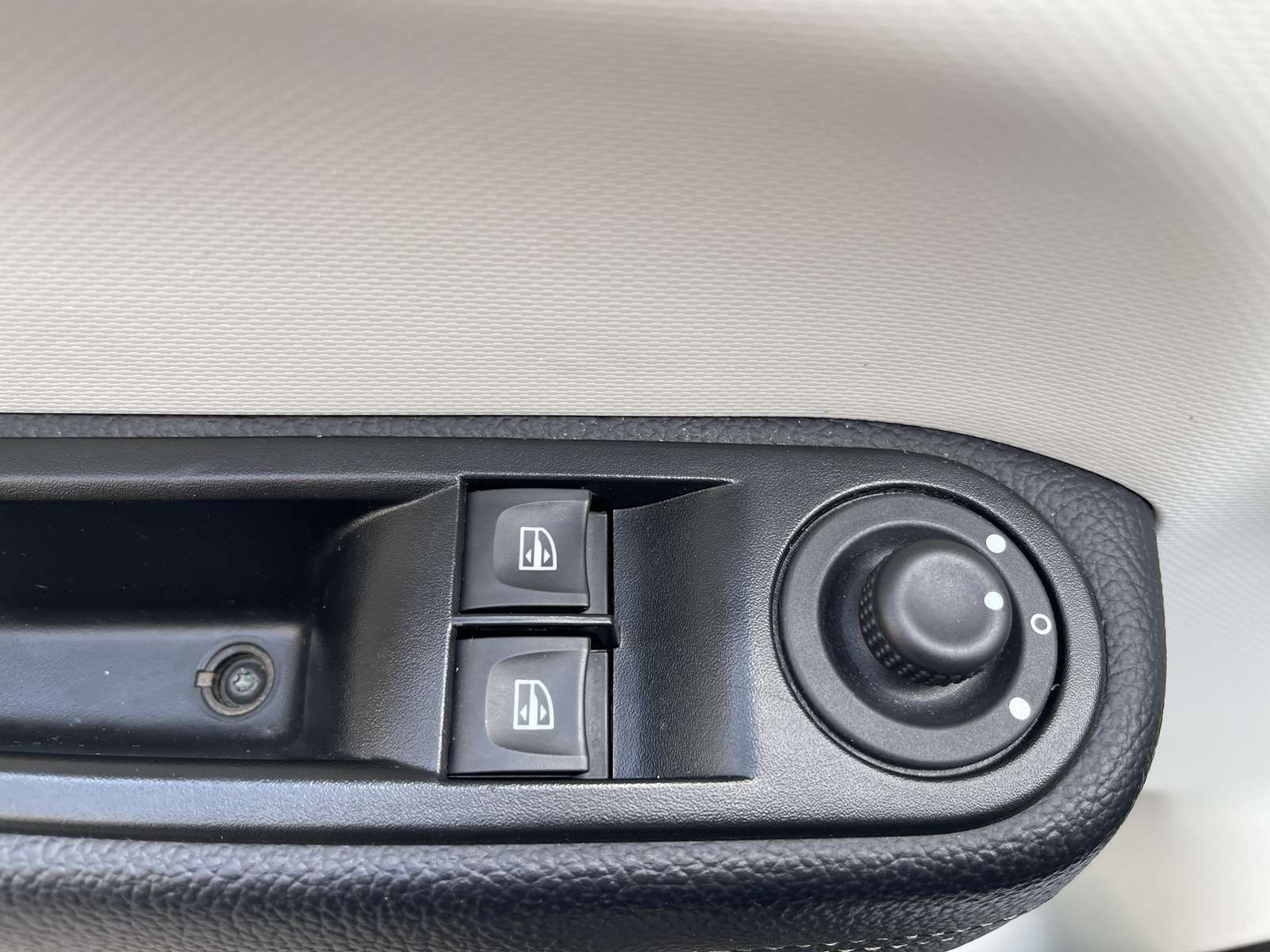 RENAULT TWINGO III (2) 0.9 TCE 95 INTENS EDC 17