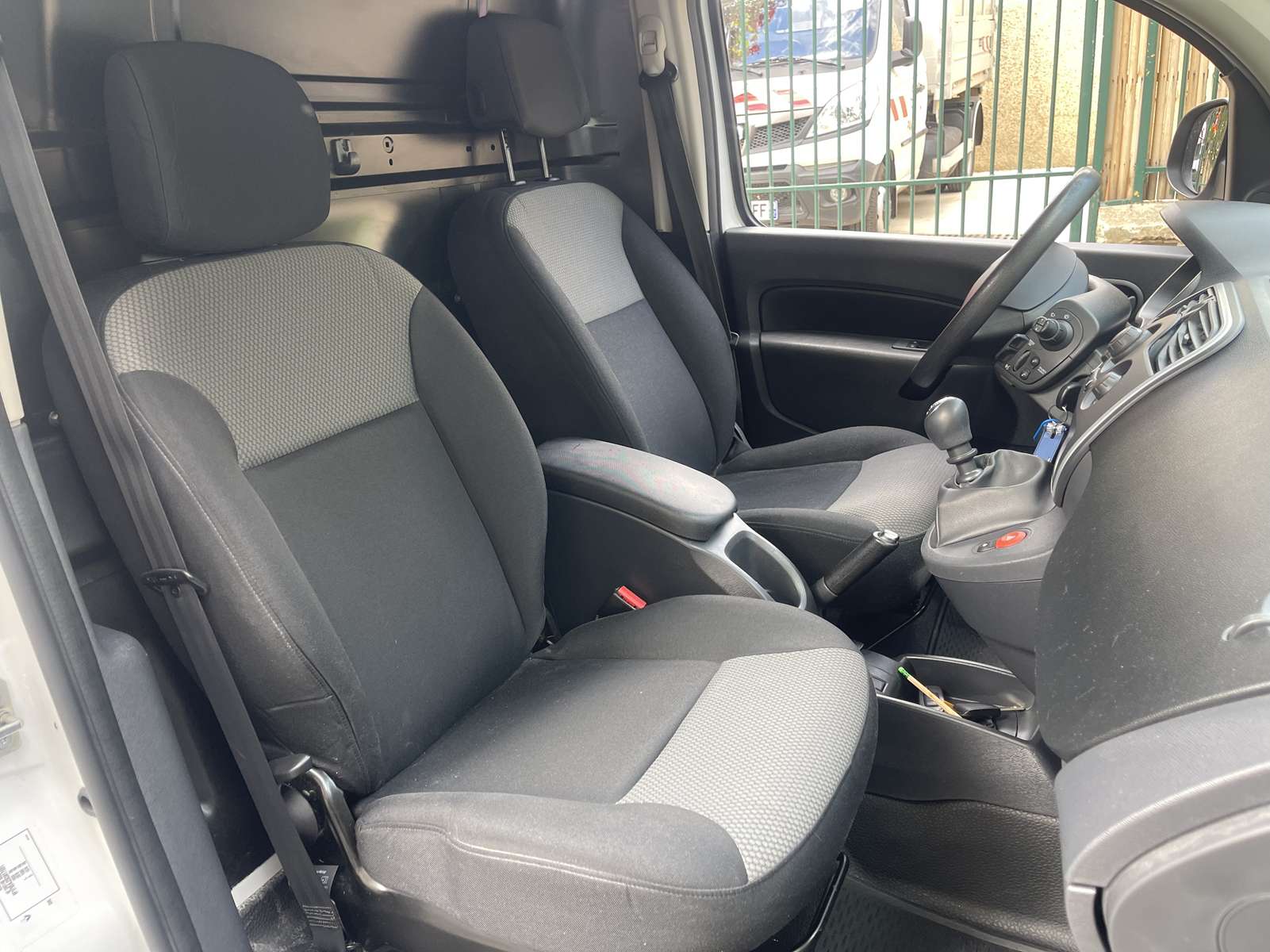 Renault Kangoo Express 1.2 TCe 115ch Extra R-Link 1ère main 9
