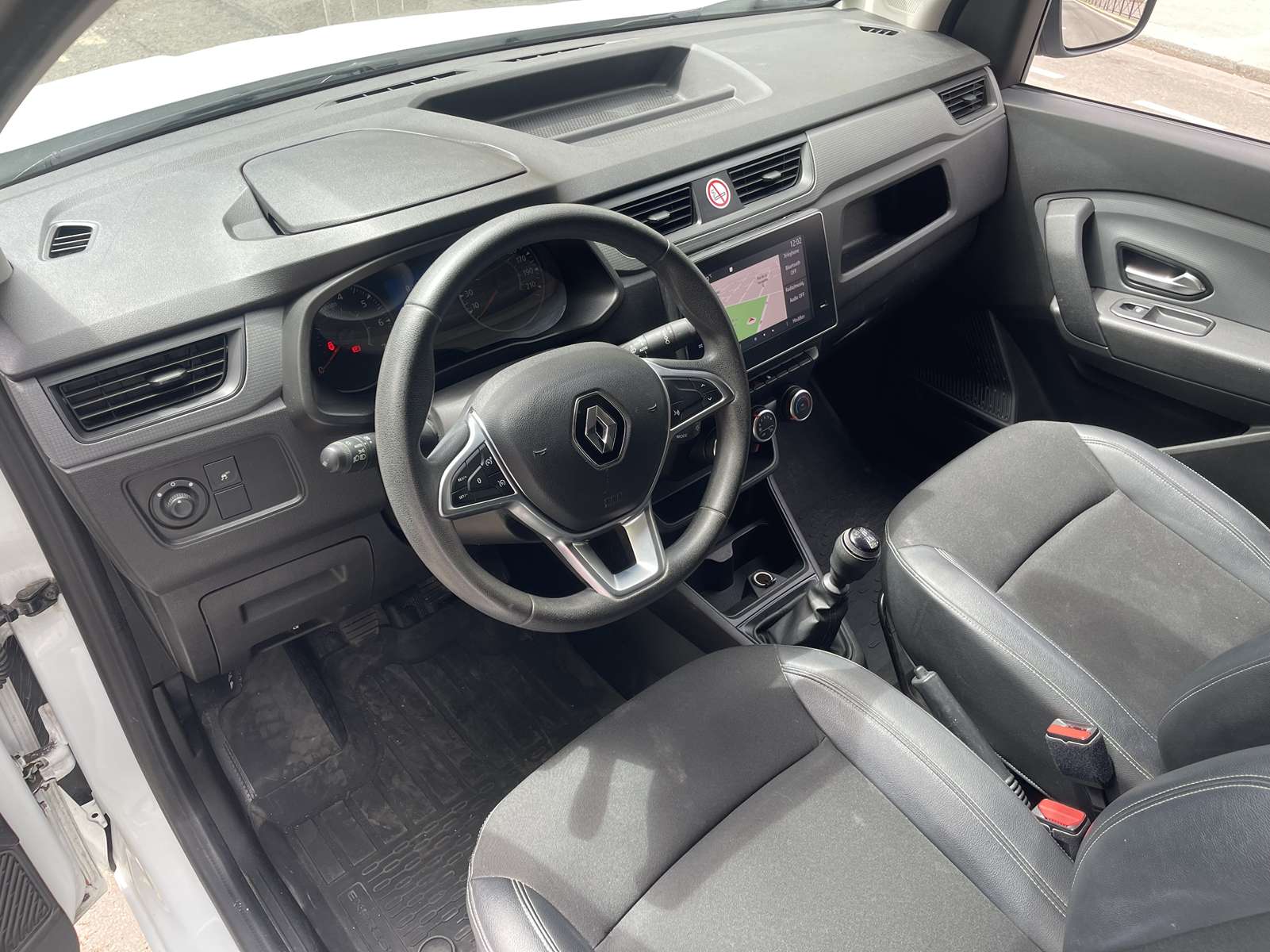 Renault Express Van 1.5 Blue dCi 75ch Confort 10