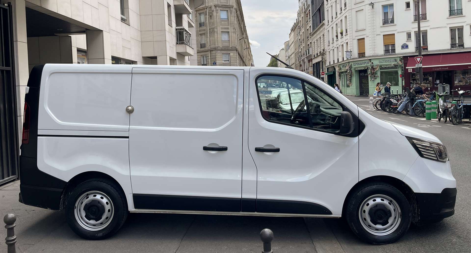 Renault TRAFIC III (2) 2.0 FOURGON L1H1 2800 KG BLUE DCI 130 GRAND CONFORT 1ère main 1