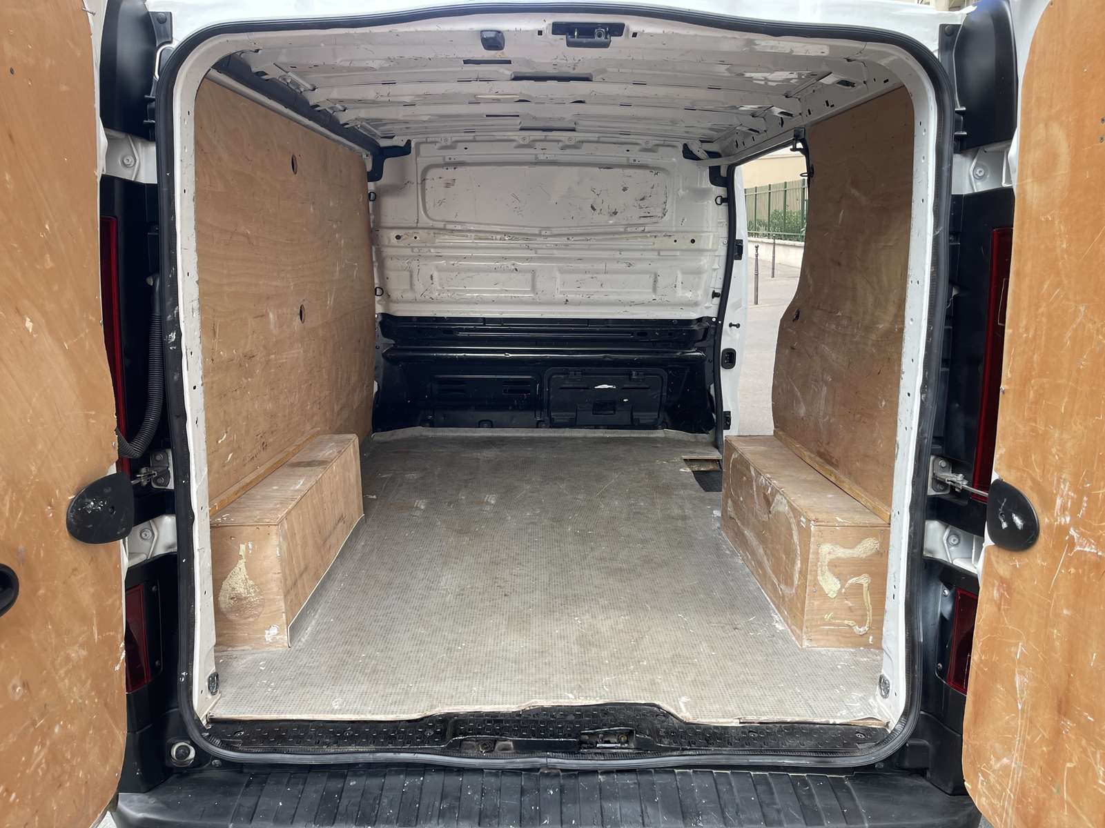 Renault TRAFIC III (2) 2.0 FOURGON L1H1 2800 KG BLUE DCI 130 GRAND CONFORT 1ère main 15