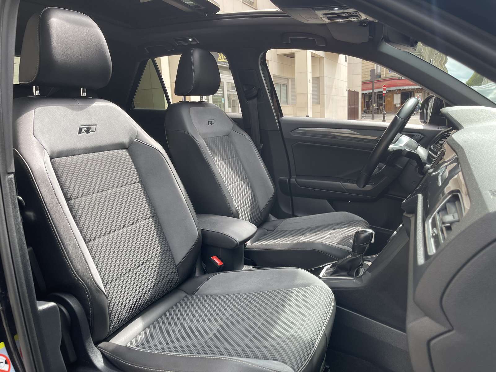 VOLKSWAGEN T-ROC 2.0 TDI 150 R-LINE DSG7 9