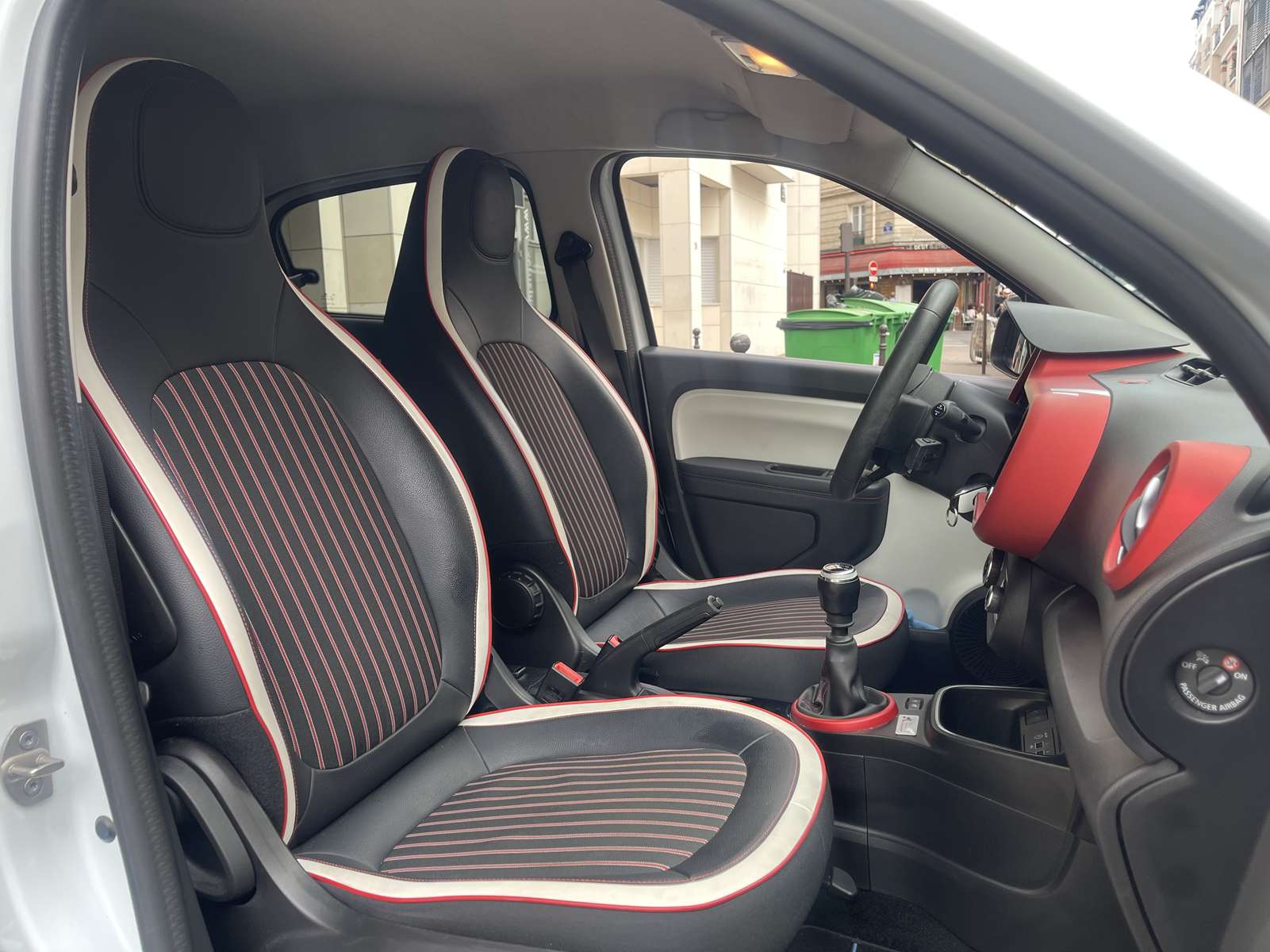 RENAULT TWINGO III (2) 0.9 TCE 95 LE COQ SPORTIF 9