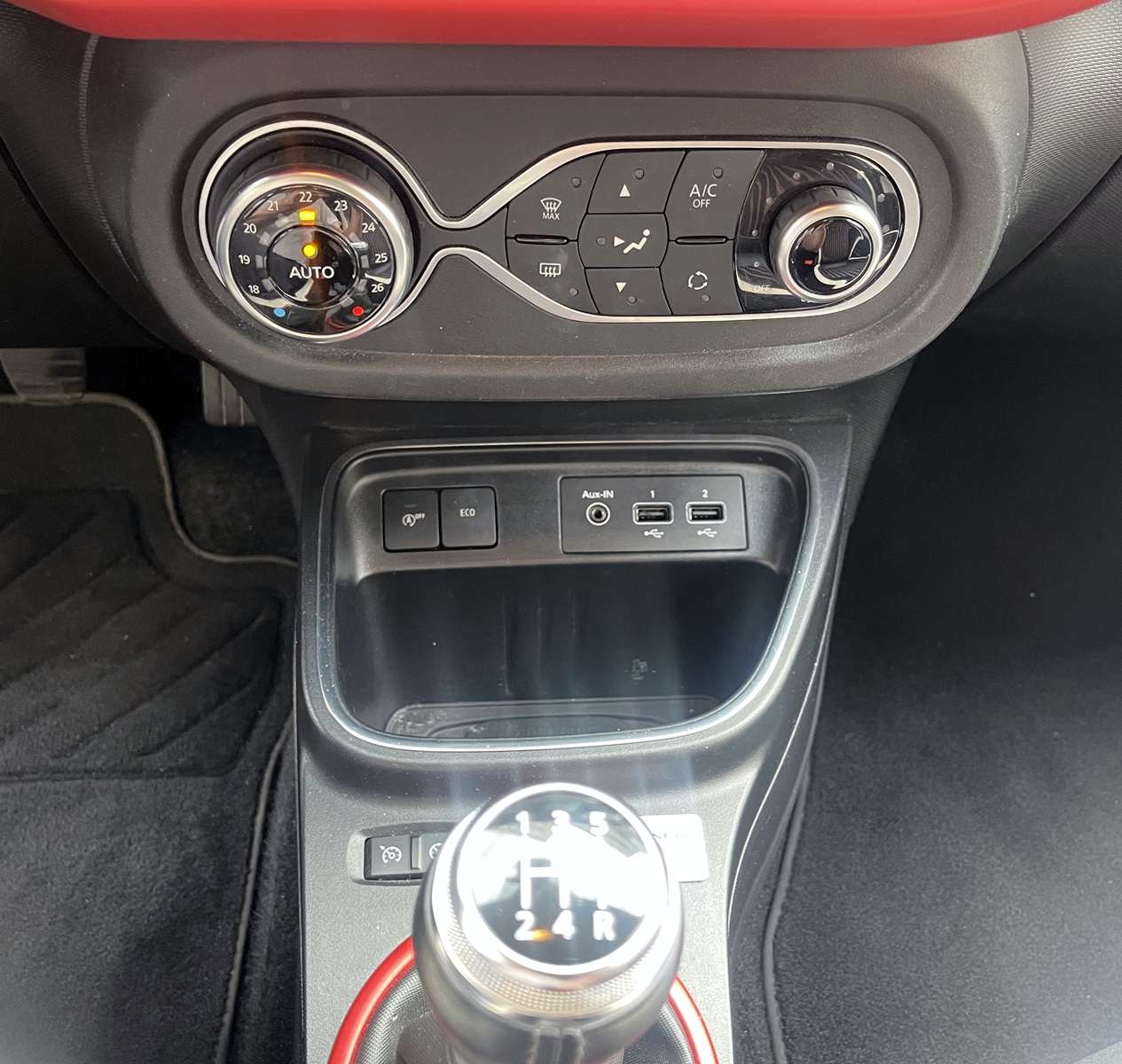 RENAULT TWINGO III (2) 0.9 TCE 95 LE COQ SPORTIF 18