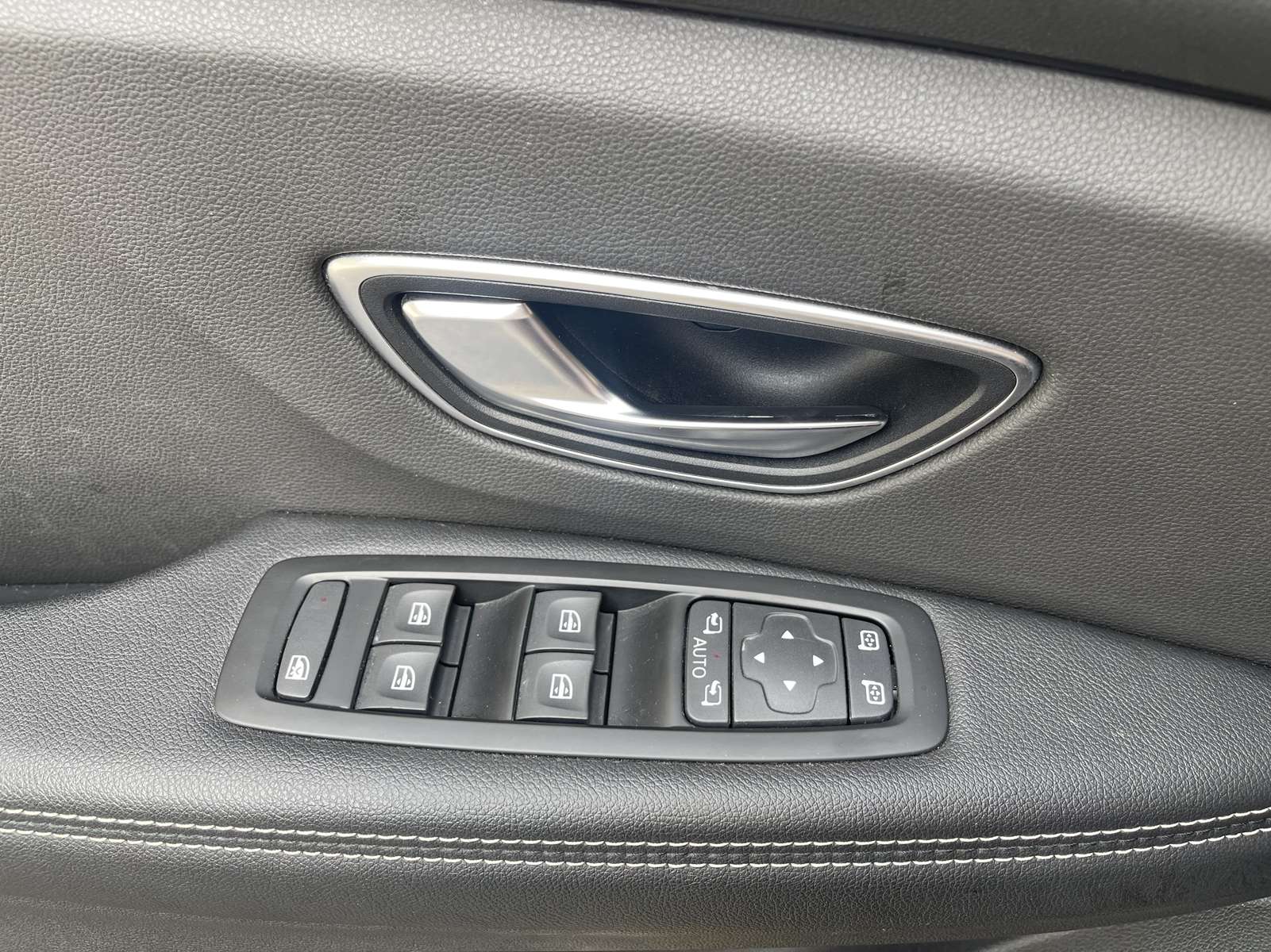RENAULT GRAND SCENIC IV 1.6 DCI 160 ENERGY BUSINESS INTENS EDC 19
