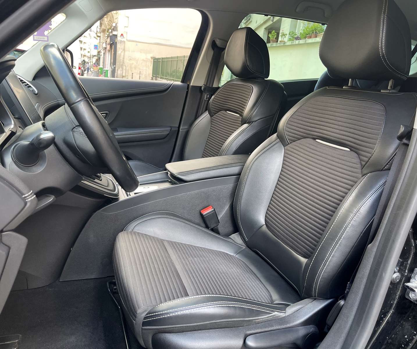 RENAULT GRAND SCENIC IV 1.6 DCI 160 ENERGY BUSINESS INTENS EDC 8