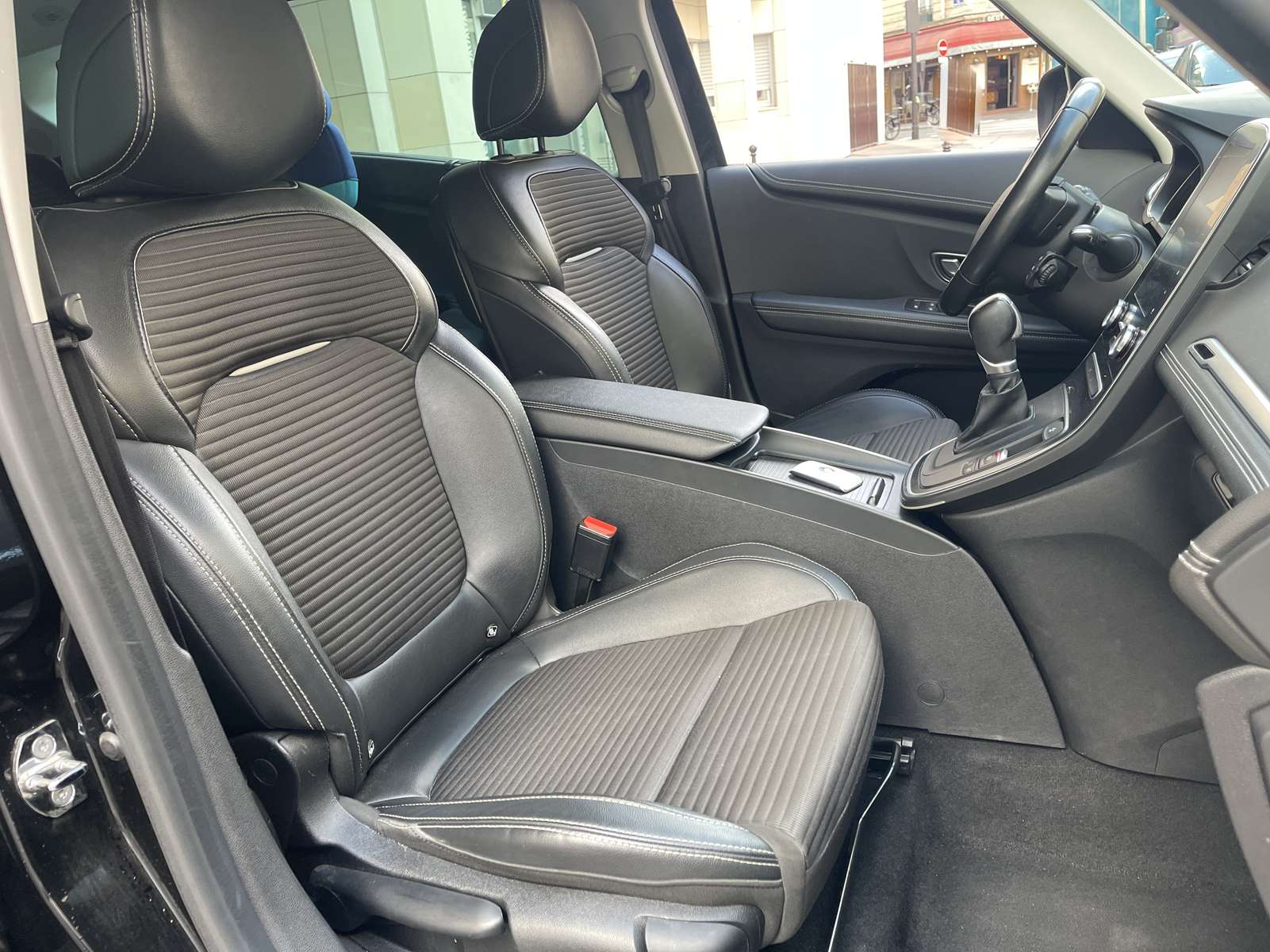 RENAULT GRAND SCENIC IV 1.6 DCI 160 ENERGY BUSINESS INTENS EDC 9