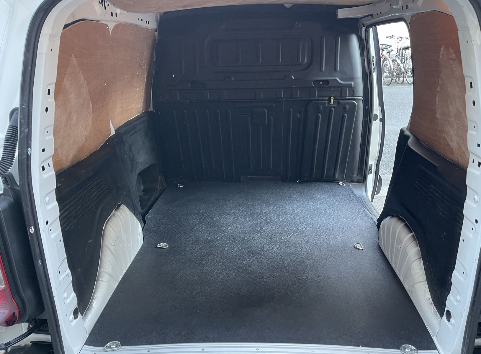 PEUGEOT PARTNER III (2) FOURGON 1.5 STANDARD 650 KG BLUEHDI 100 S&S BVM6 ASPHALT 19