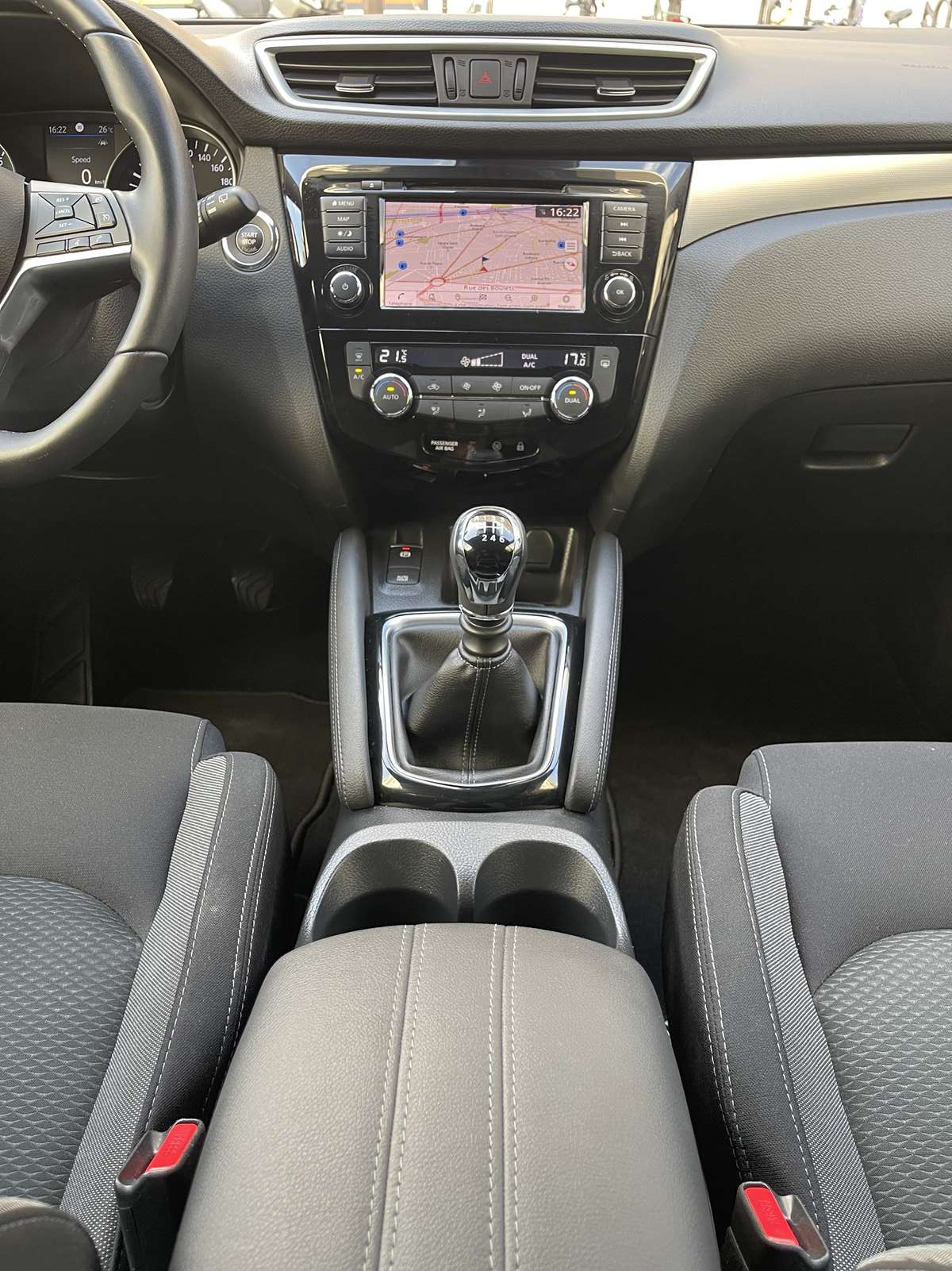 NISSAN QASHQAI II (2) 1.3 DIG-T 140 N-CONNECTA 1ère main 14