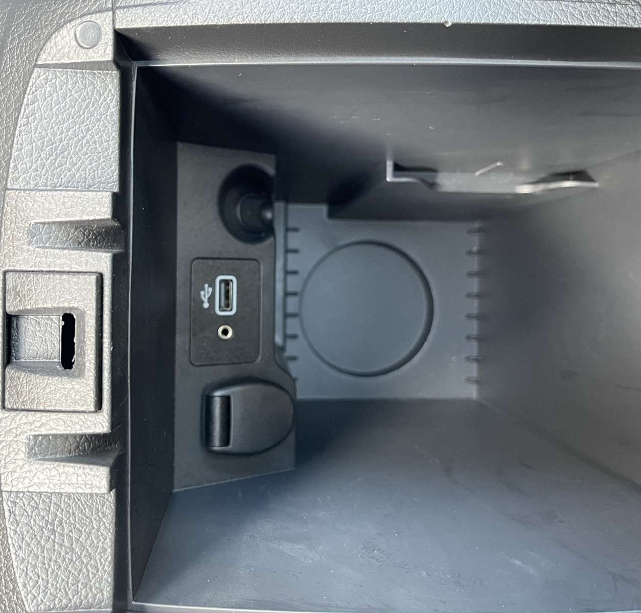 NISSAN QASHQAI II (2) 1.3 DIG-T 140 N-CONNECTA 1ère main 27