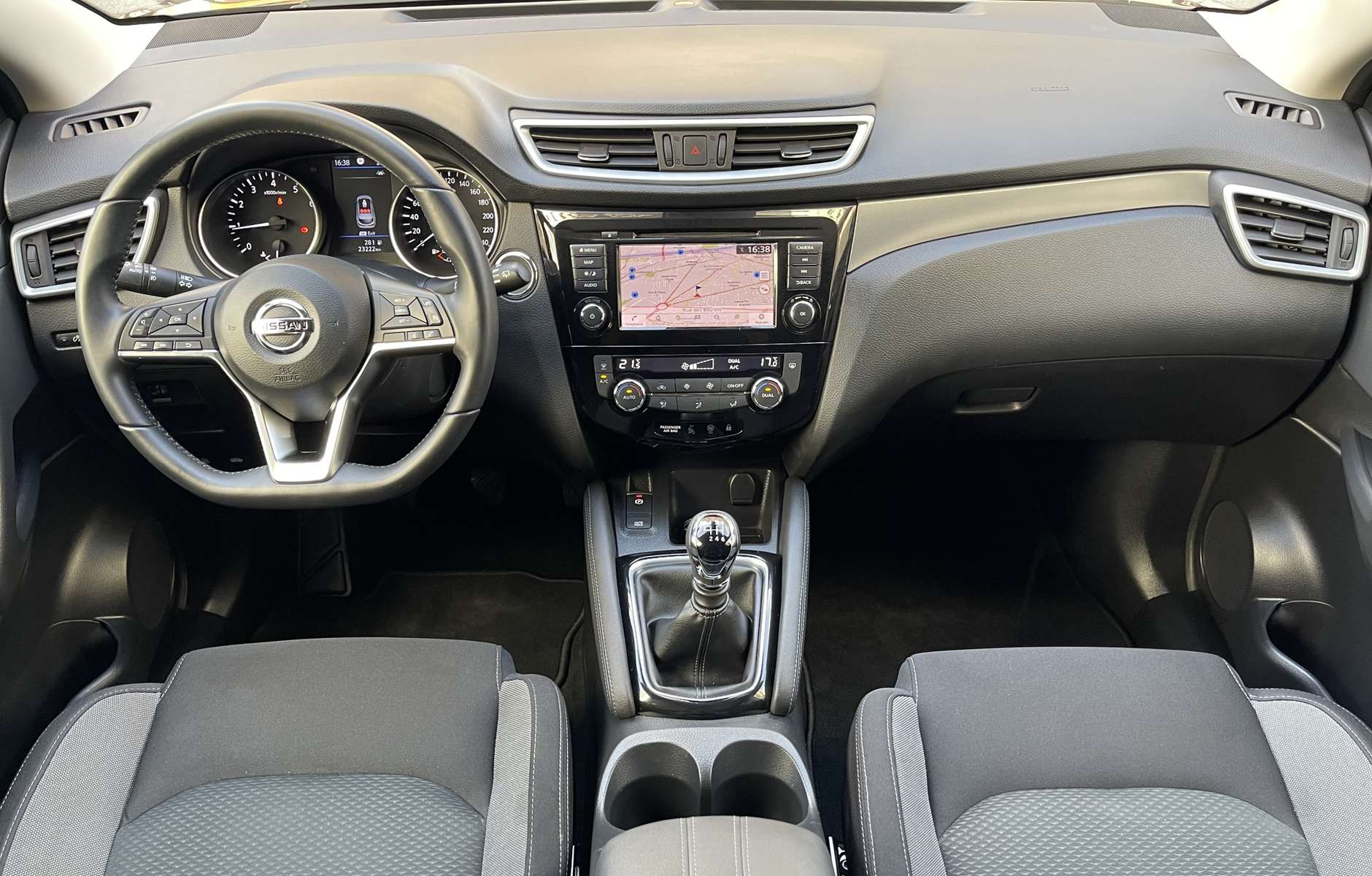 NISSAN QASHQAI II (2) 1.3 DIG-T 140 N-CONNECTA 1ère main 12