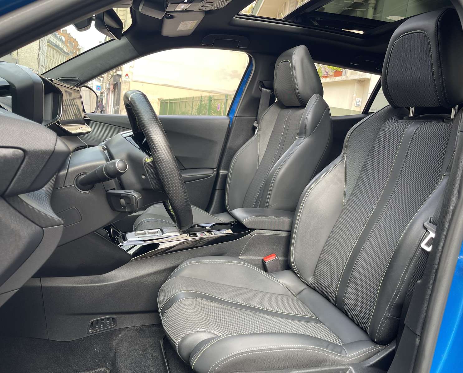PEUGEOT 2008 II (2) ELECTRIQUE 54 KWH 156 GT 8