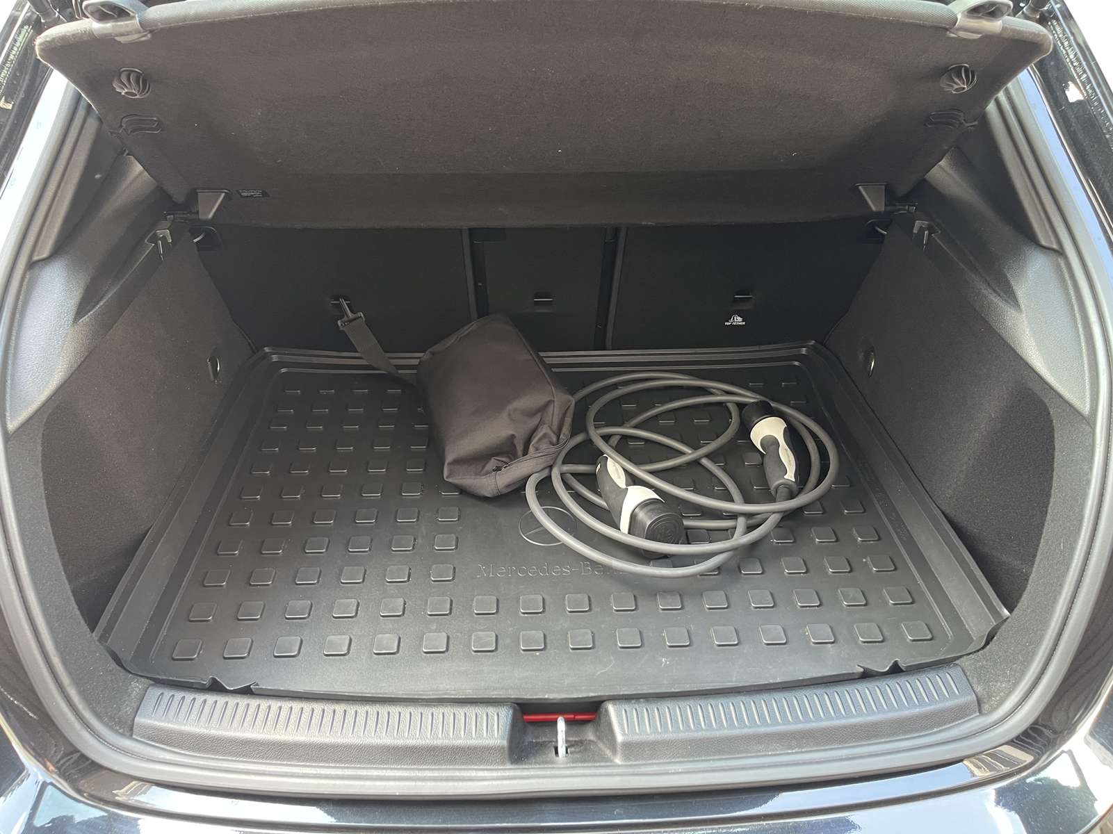 MERCEDES CLASSE A IV (2) 250 AMG LINE 8G-DCT 18