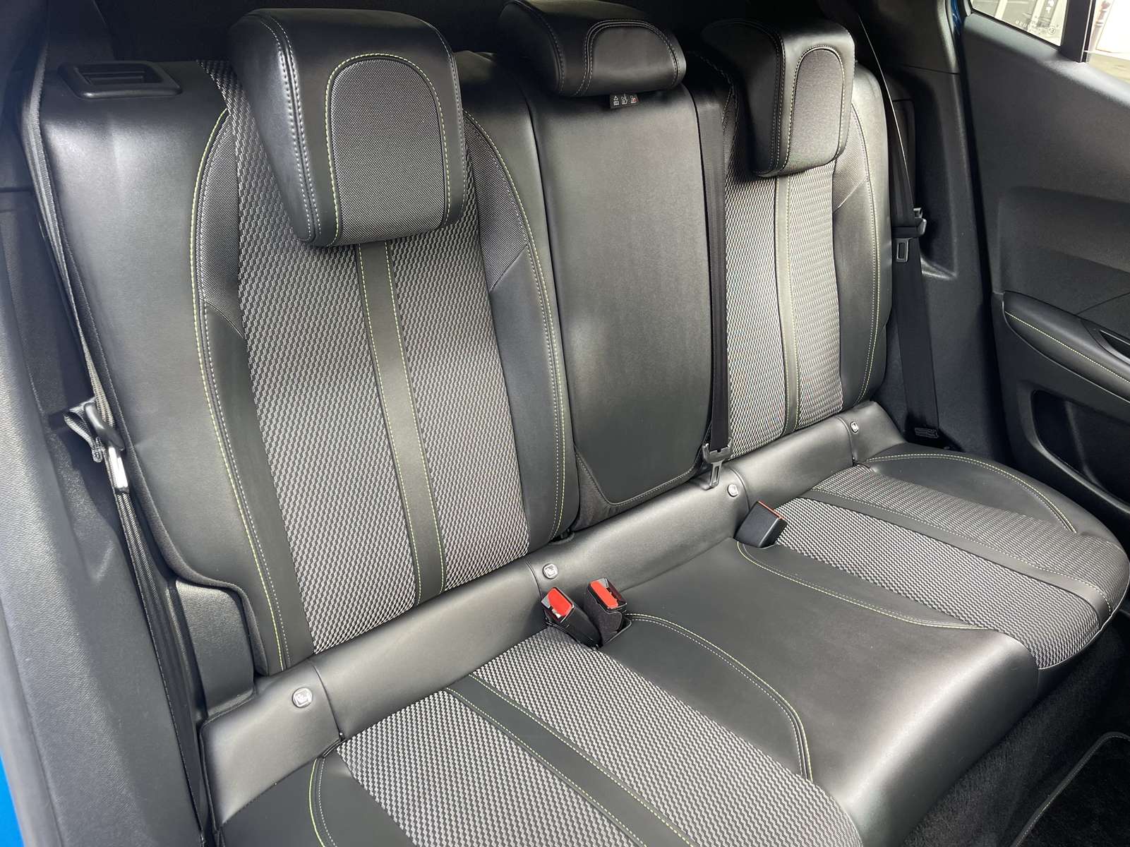 PEUGEOT 2008 II (2) ELECTRIQUE 156 GT 54 KWH 10